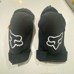 Fox Racing Knee Guards, Size Small